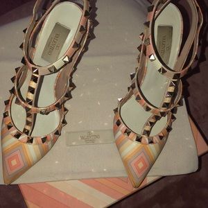 Valentino Garavani Heels. EU 36 $700.00